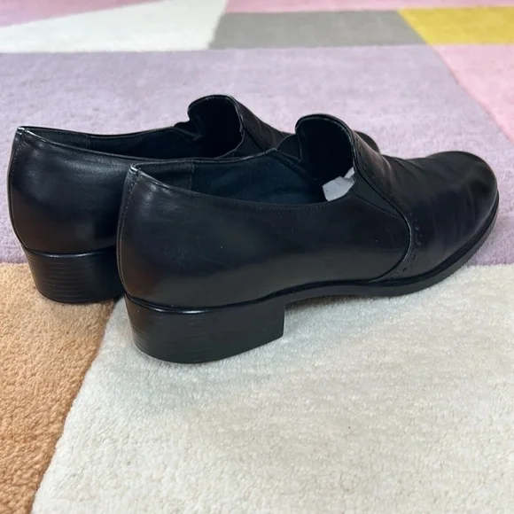 Munro Black Slip On Heeled Loafers 8.5 - Picture 8 of 17